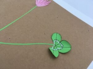 herbier en papier trèfle et sa fleur