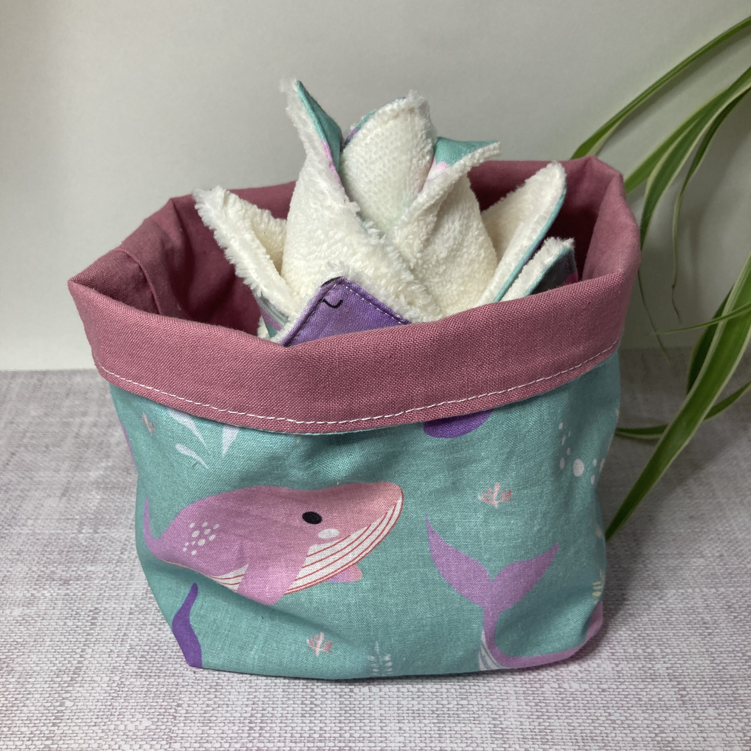 panière et lingettes lavables rose baleine